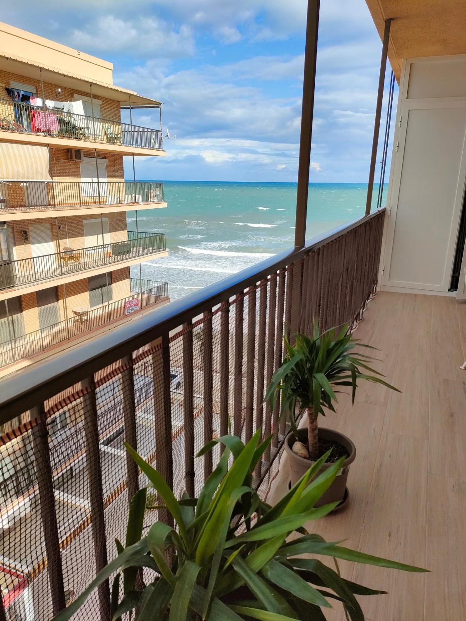 Beachfront Cozy Arenales Del Sol, Alicante Apartment Arenales del Sol